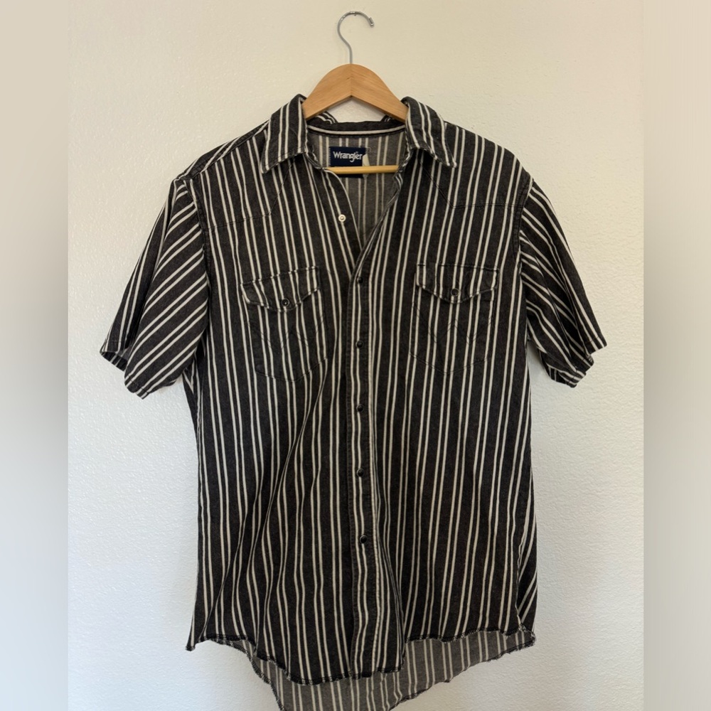 Wrangler snug fit button down